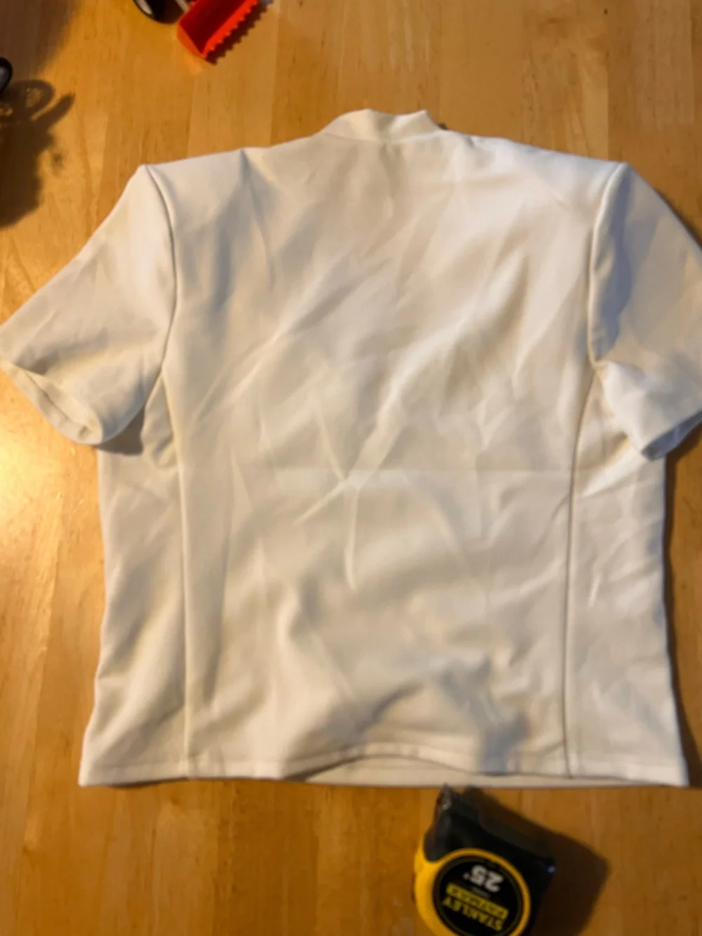 Express White Studio stretch Crepe Sweetheart V-Neck short sleeve Top - Picture 8 of 9